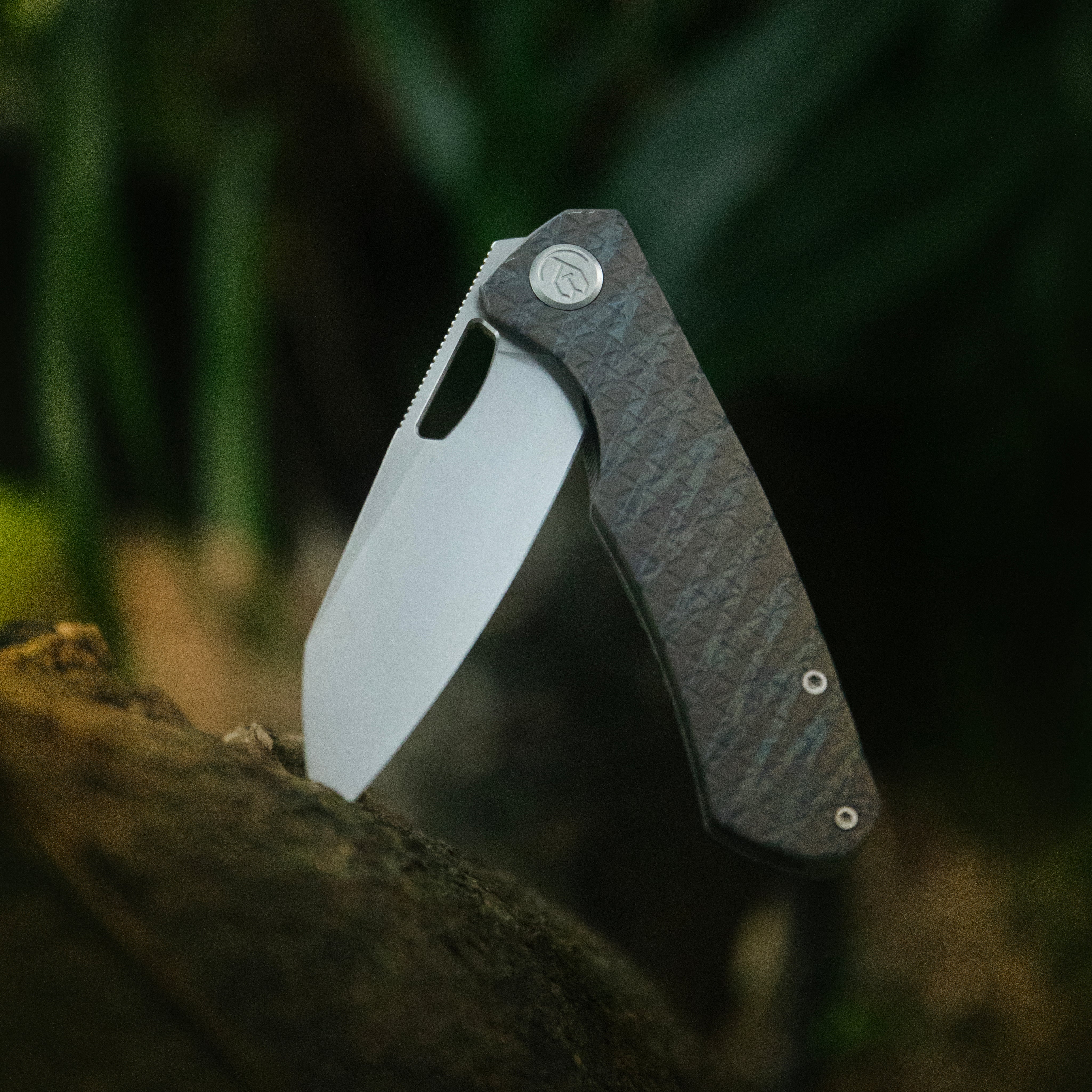 KB Socius Folding Knife Regular DLC Titanium w/ Triangle Milling 3.46'' Regular DLC S90V Blade KB300C