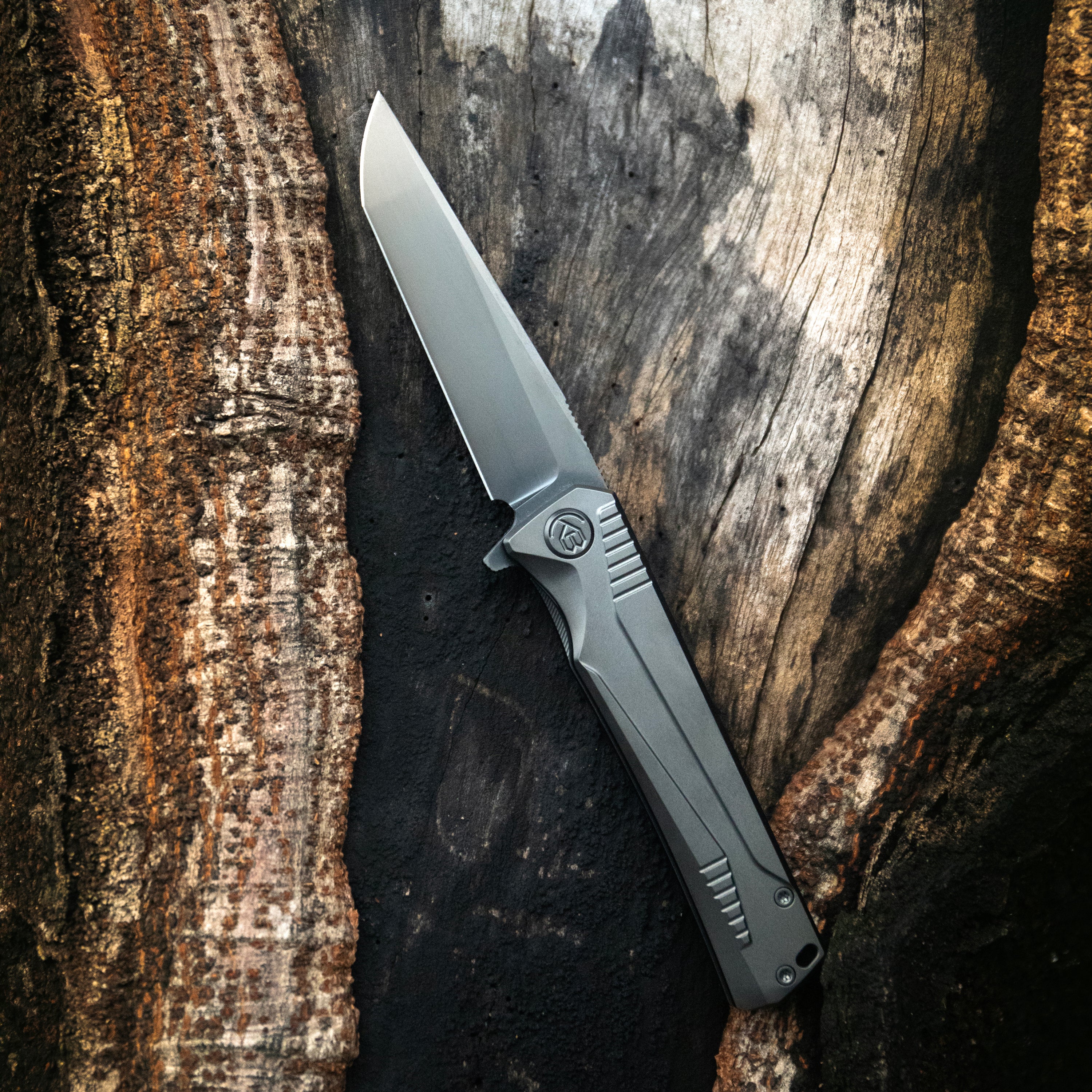 KB Pyramid Folding Knife Regular DLC Titanium Handle 3.54'' Regular DLC M390 Blade KB429C