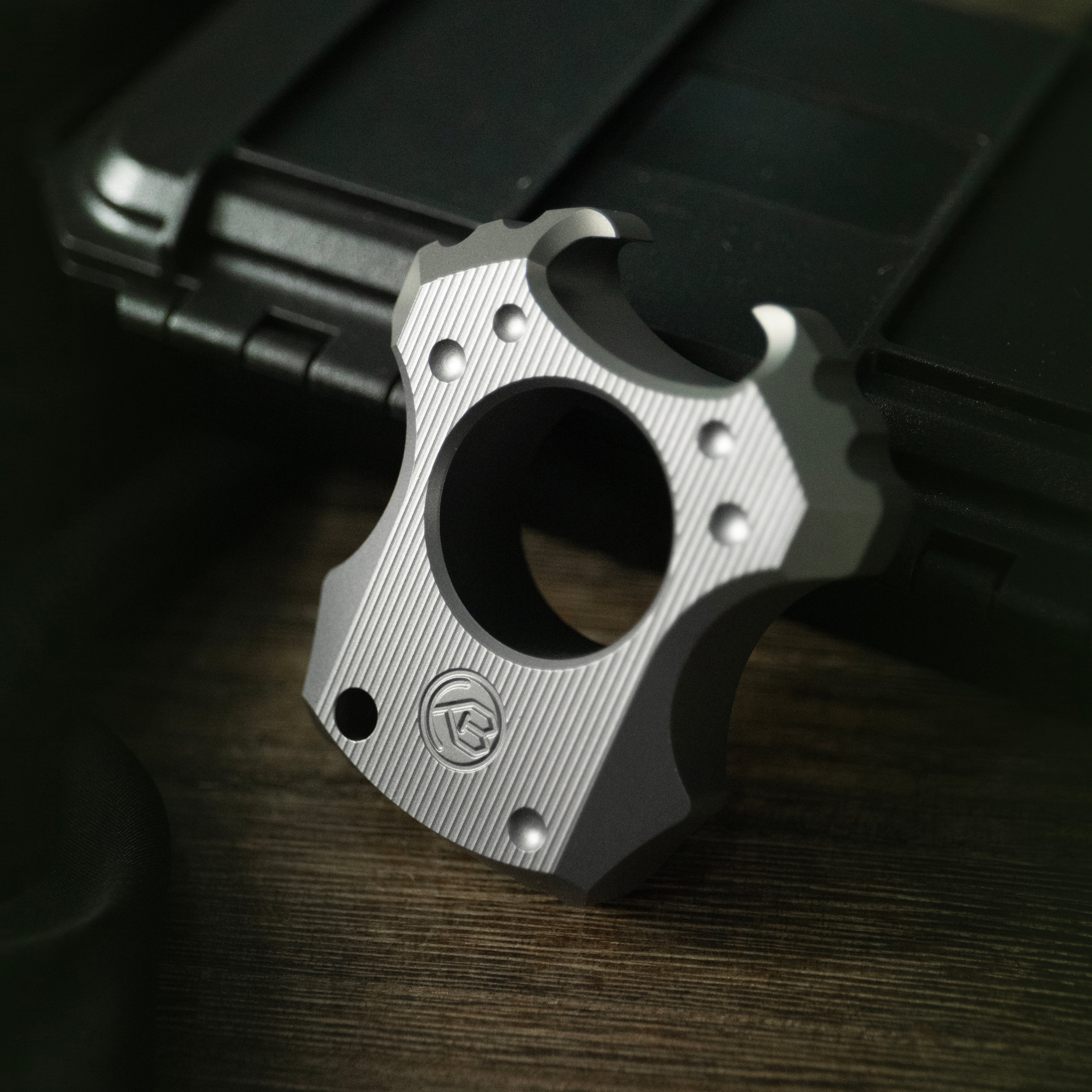 KB Titanium Knuckles Silver KB454A