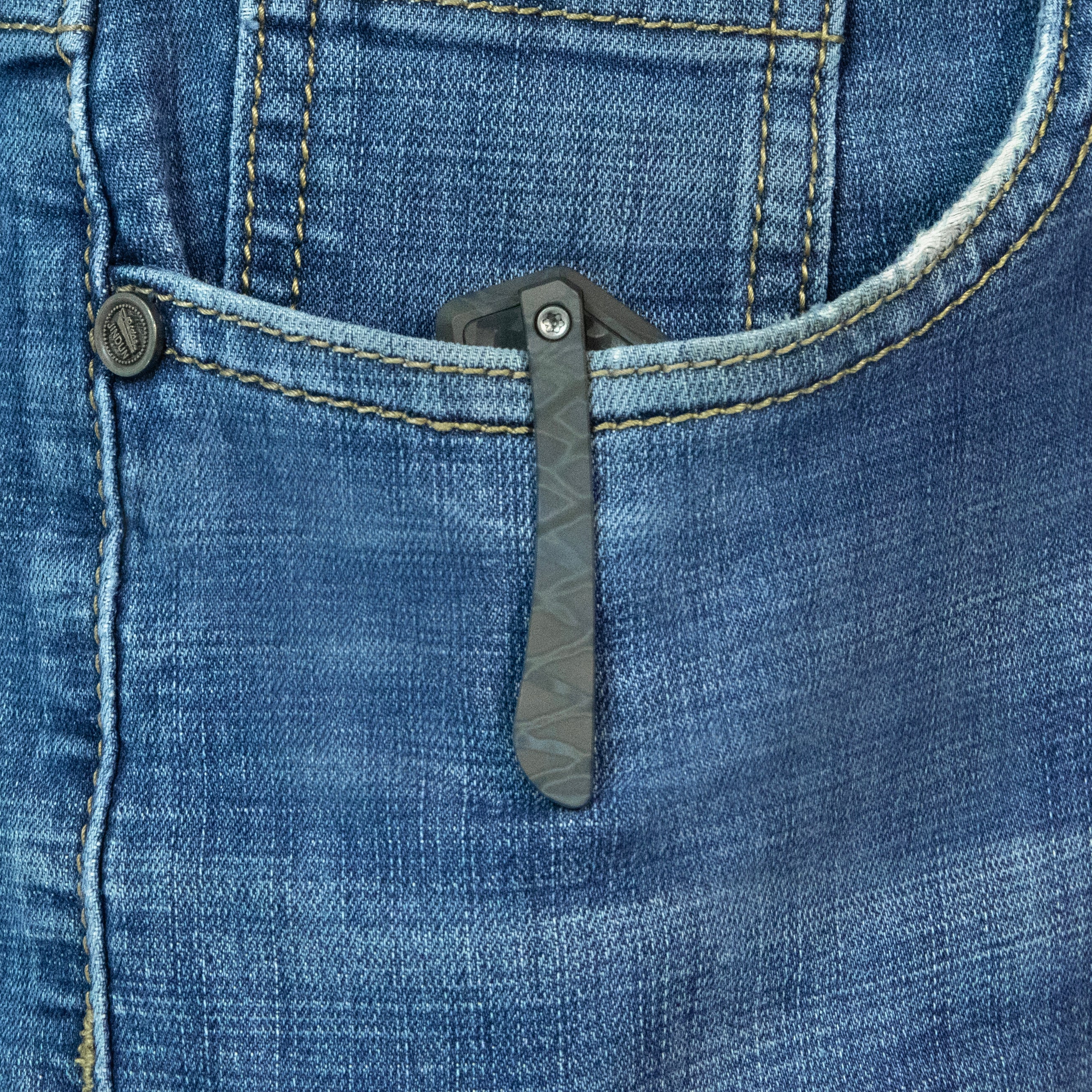 KB Lynx Folding Knife Flame Ano Titanium with Wave CF Inlay Handle 3.54'' Bead Blasting M390 Blade KB427B