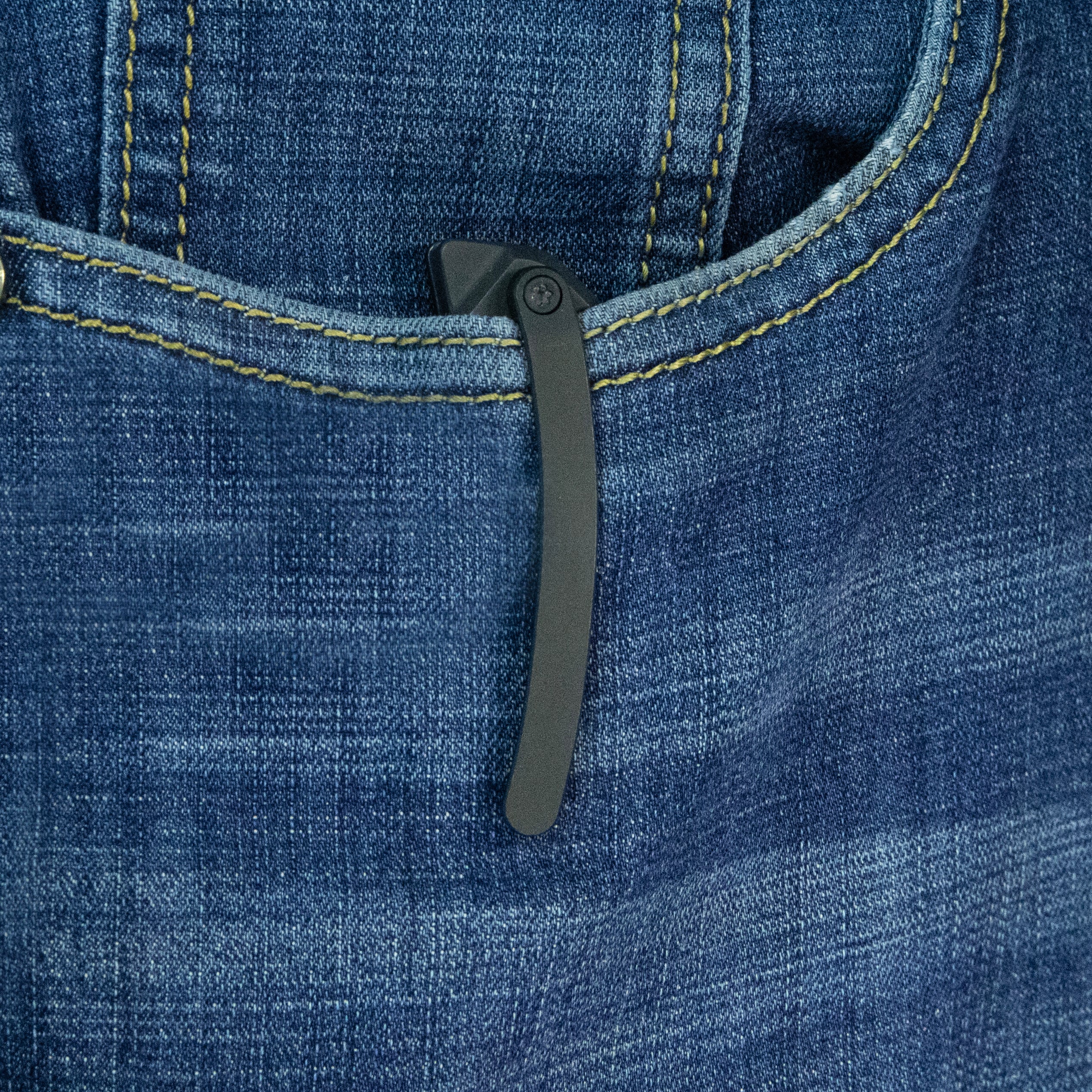 KB Ishtar Frame Lock Pocket Folding Knife Blackwash Ti Hanlde 3.54'' Blackwash M390 KB170C