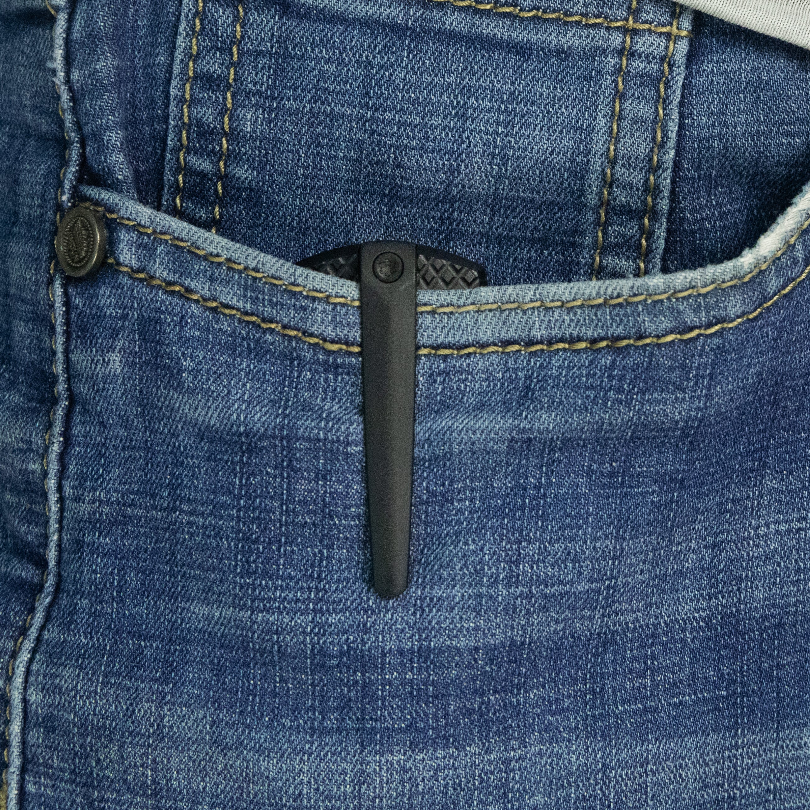 KB Fang Mini Pocket Knife Black PVD Titanium with Diamond Milling 1.97" Regular DLC M390 Blade KB451C